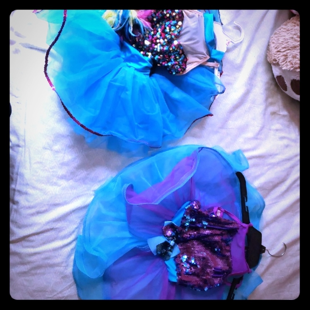 2 little girl tutu costumes